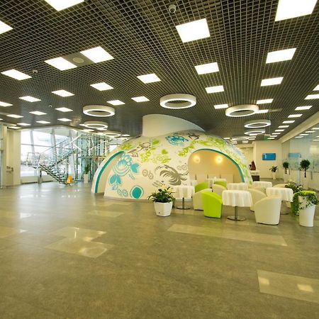 Terminal B Hotel Kiew Exterior foto