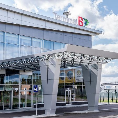 Terminal B Hotel Kiew Exterior foto