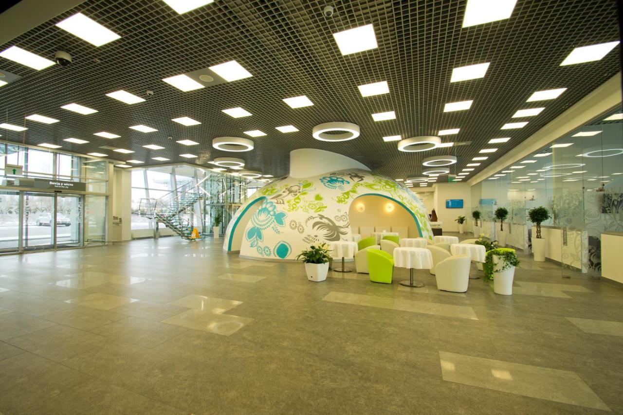 Terminal B Hotel Kiew Exterior foto