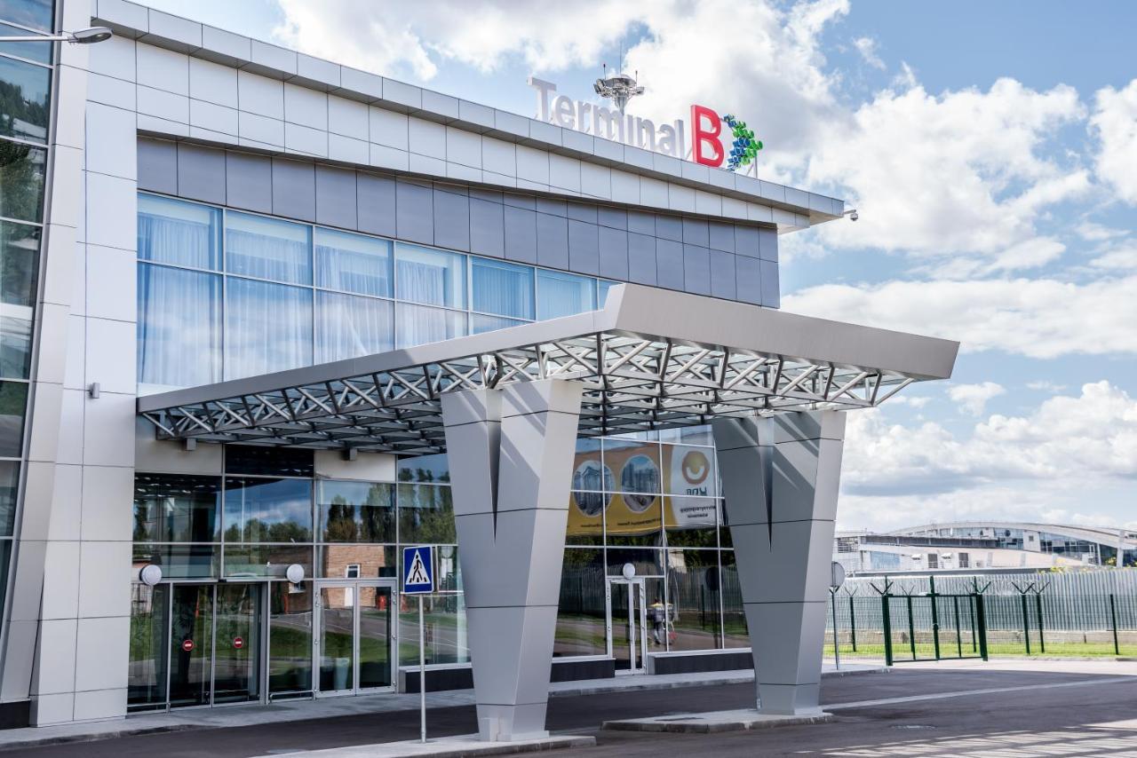Terminal B Hotel Kiew Exterior foto
